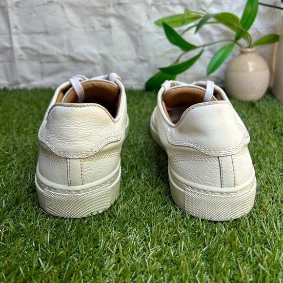 WINGS + HORNS CLASSIC LOW
$343.00
COLOR 
WHITE
Size 42 - Picture 12 of 17